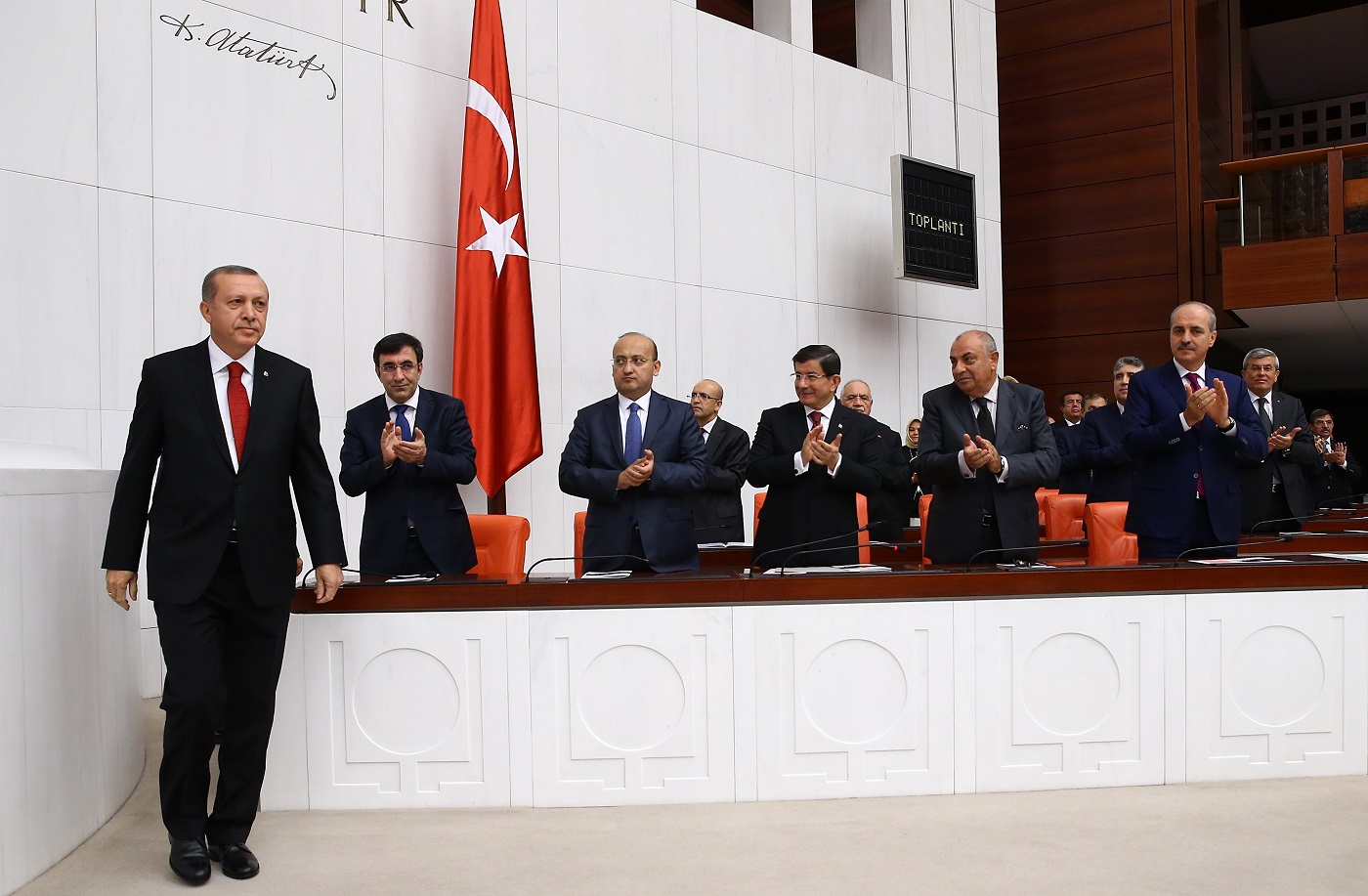   تركيا تحت حكم حزب العدالة والتنمية:  من سياسة الحزب المهيمن إلى نظام الحزب المهيمن