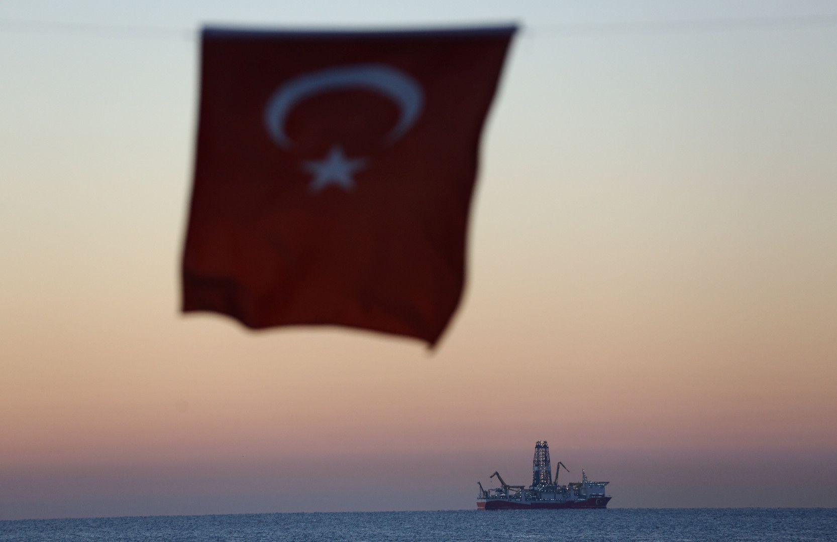 سياسة تركيا  شرق المتوسط  من منظور قوانين الملاحة البحرية الدولية