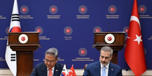 السياسة الخارجية التركية في مواجهة التحديات الإقليمية والعالمية