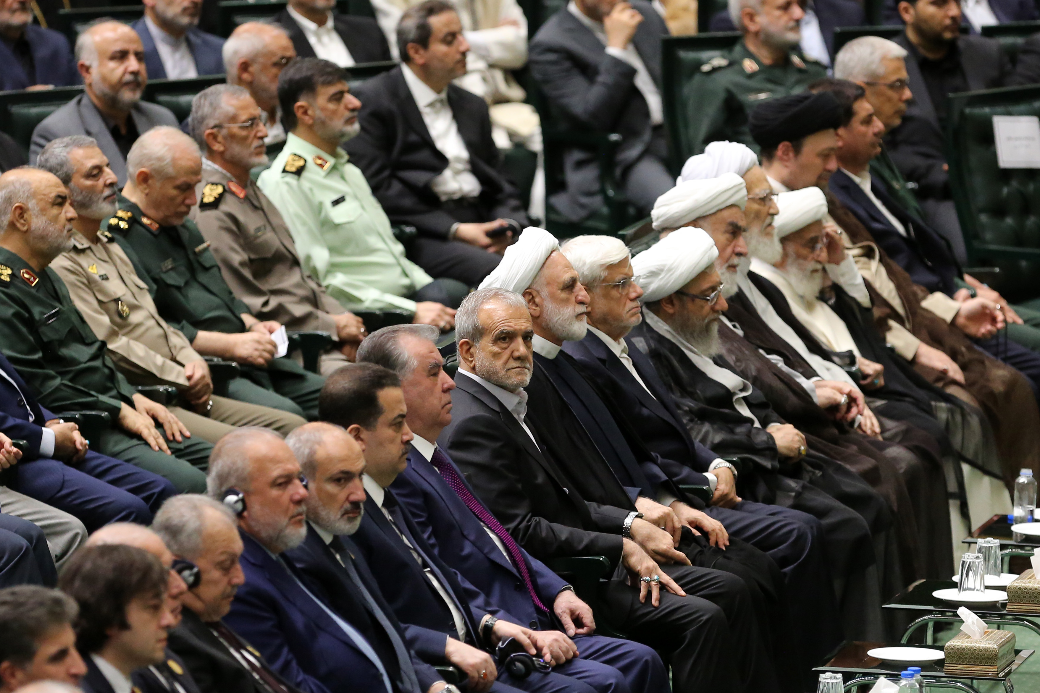 إيران في عهد پزشكيان: تقييم الأشهر الأولى من رئاسته